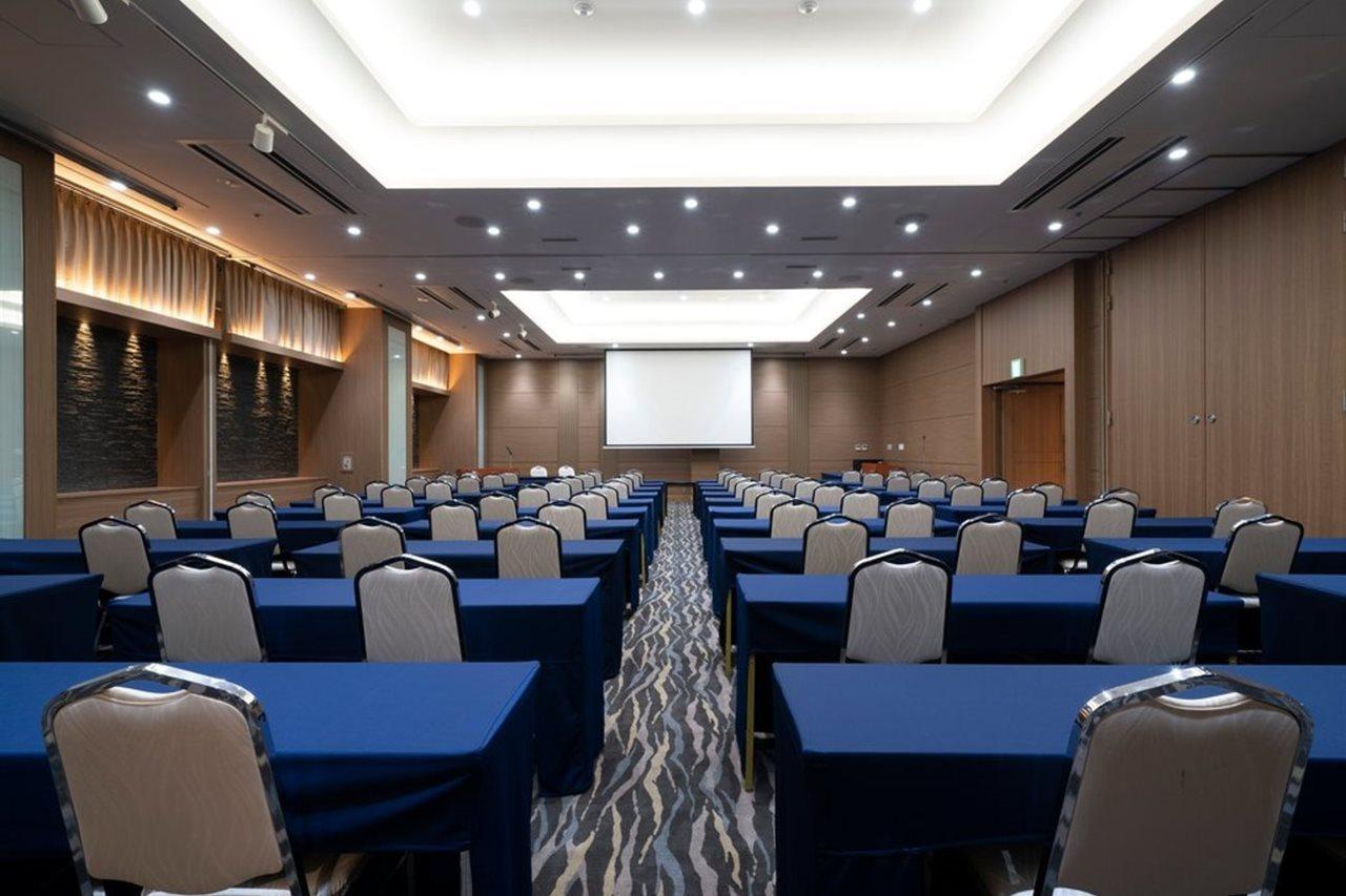 Hotel Binario Umeda Osaka Bagian luar foto