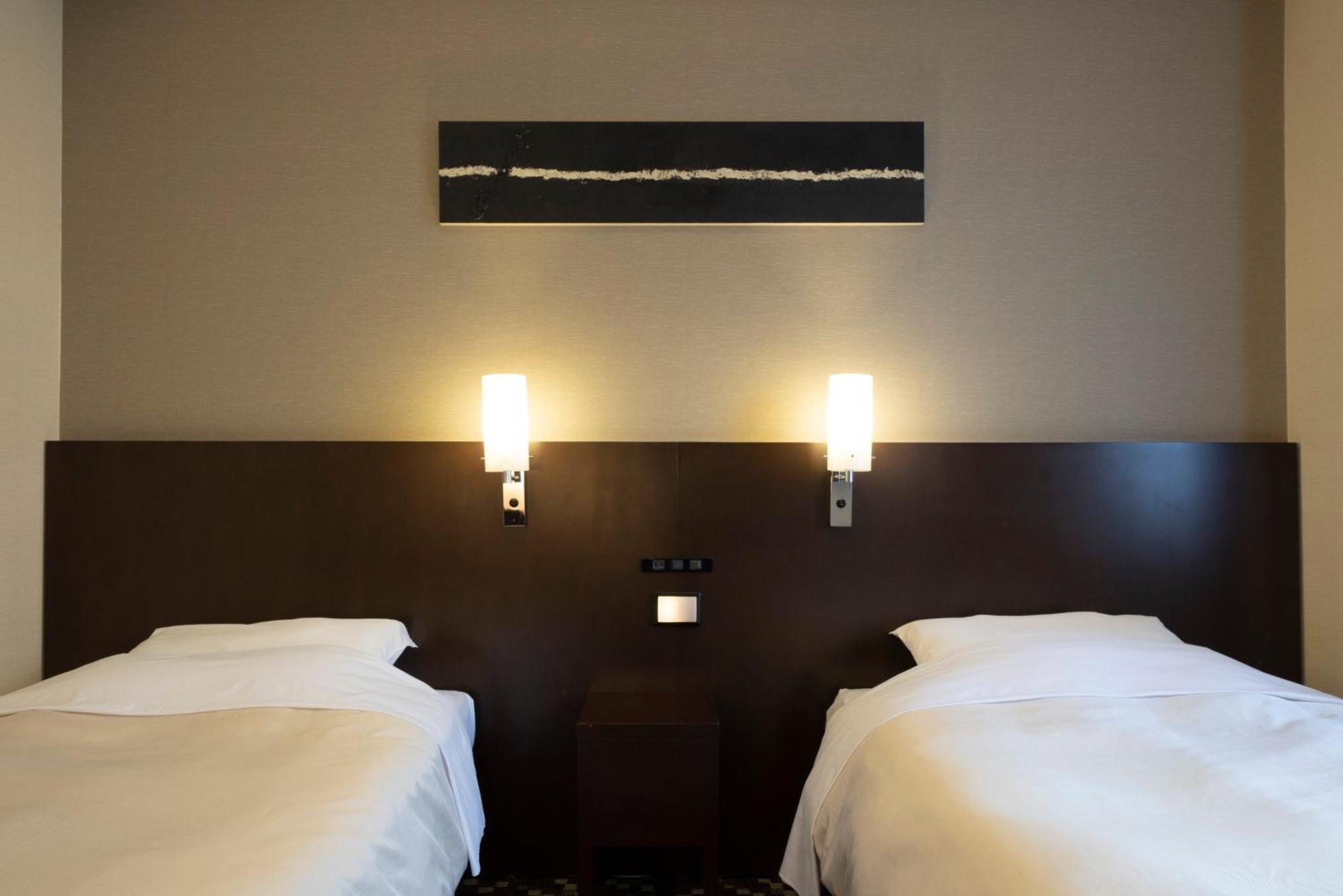 Hotel Binario Umeda Osaka Bagian luar foto