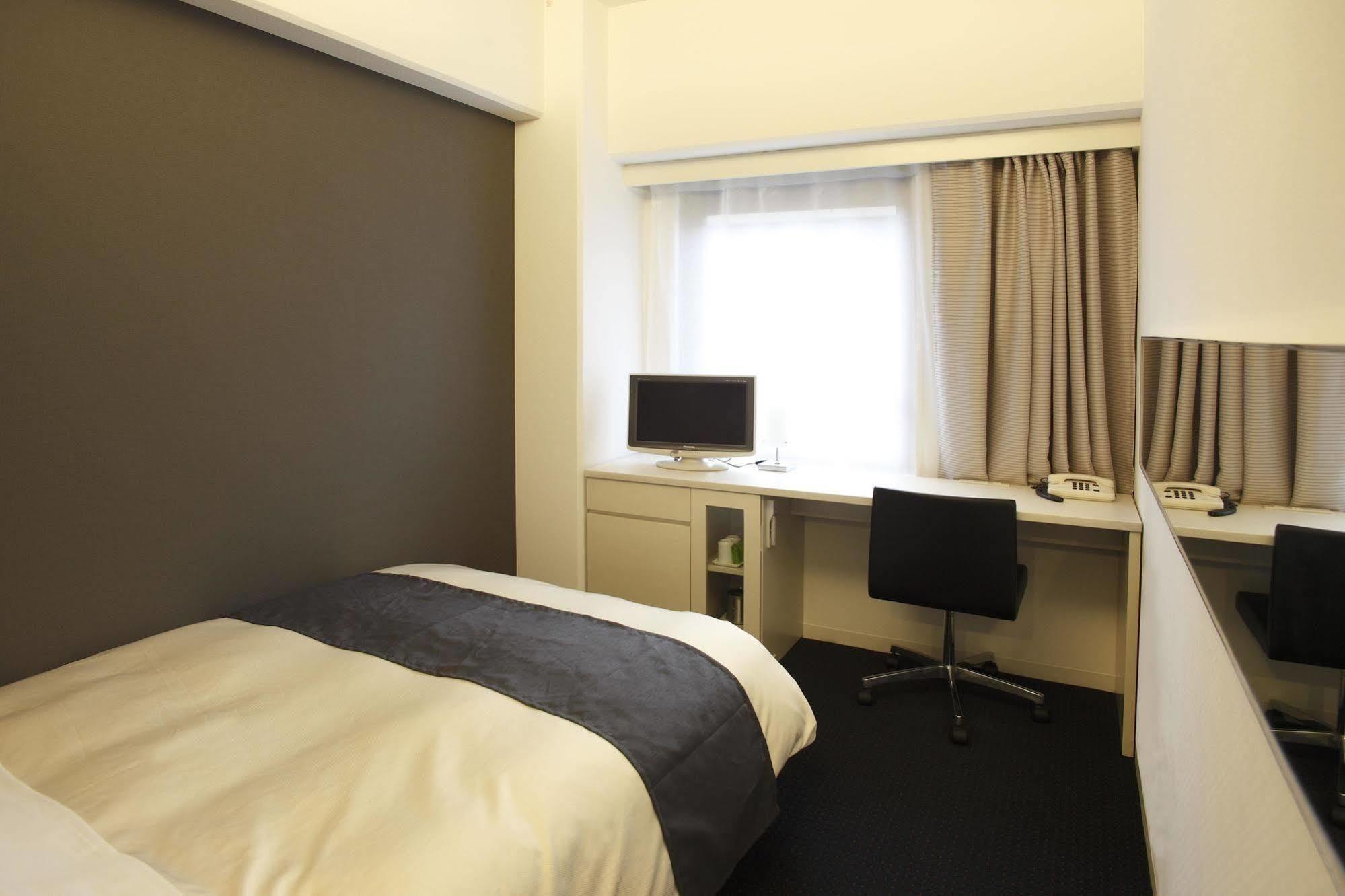 Hotel Binario Umeda Osaka Bagian luar foto
