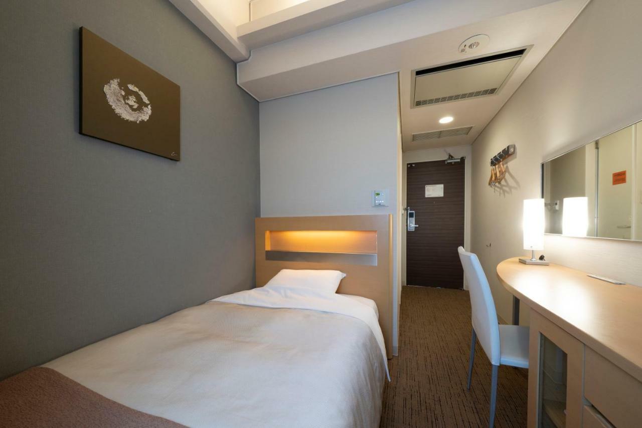 Hotel Binario Umeda Osaka Bagian luar foto